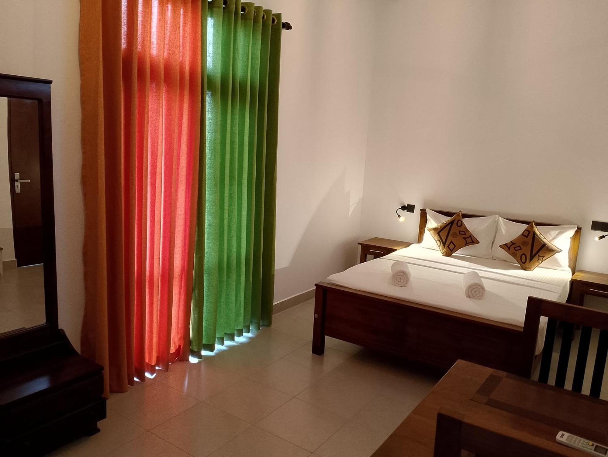 Hotel Malindu Yala Gate à Tissamaharama Extérieur photo