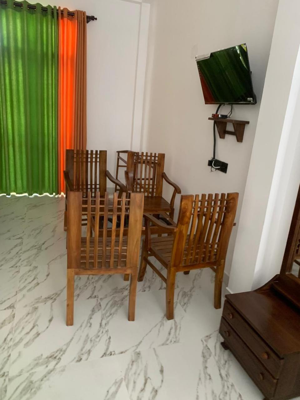Hotel Malindu Yala Gate à Tissamaharama Extérieur photo